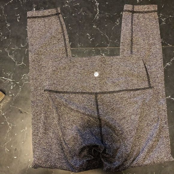 Lululemon high times size 4 - Picture 3 of 8